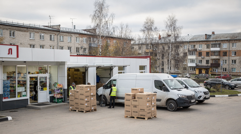 Инфраструктура доставки в регионах России: что говорят данные из карточек магазинов